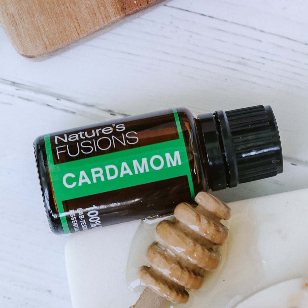 cardamom essential oil and honey photo